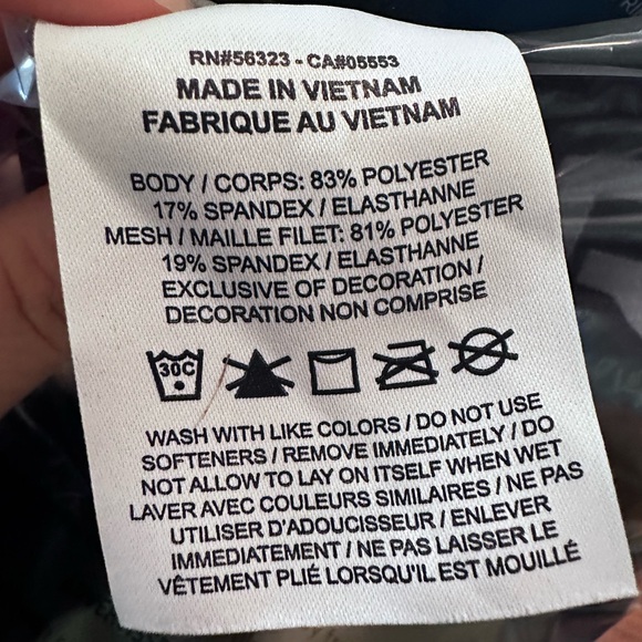 Women’s 2X C&C California Linen V-Neck Pull Over top with Floral Pattern - Picture 4 of 6